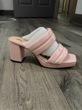 Size 7. Light pink block heels!